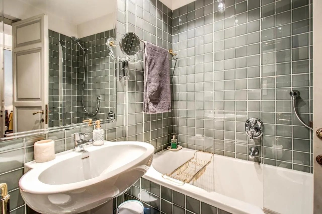 Wonderful Apartment With Balcony In Piazza Margana Ρώμη